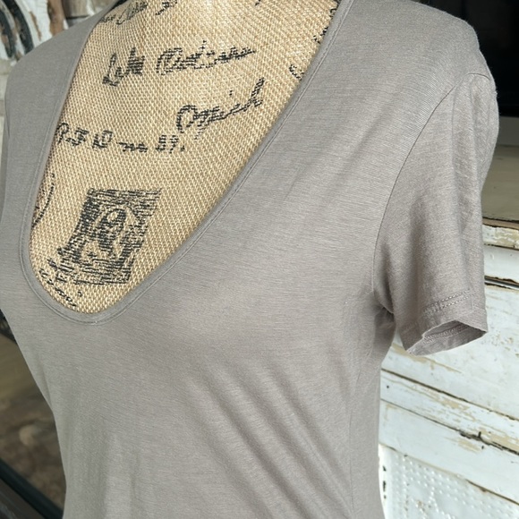 James Perse deep V-neck short sleeve pima cotton basic t-shirt tee taupe tan - Picture 5 of 15